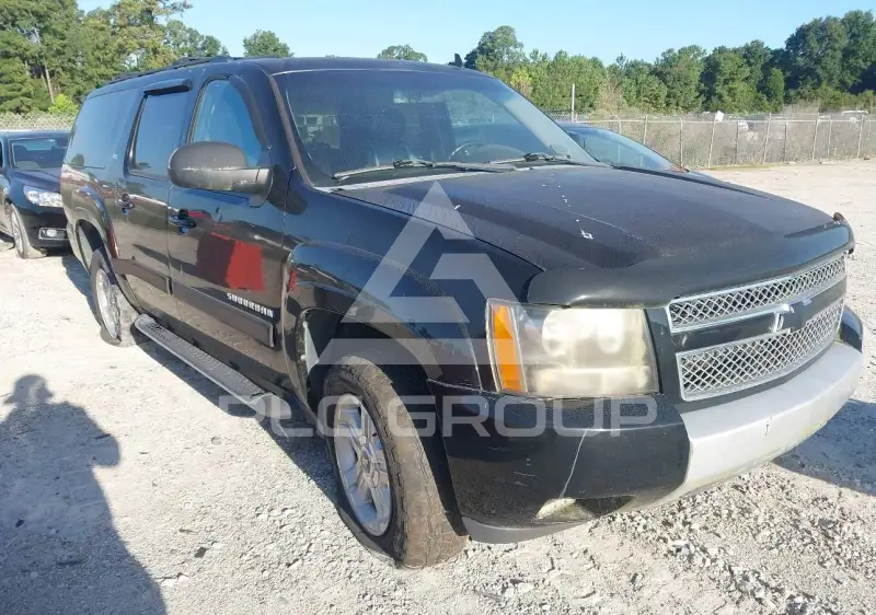 2010 Chevrolet Suburan photo