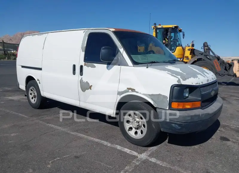 2010 Chevrolet Express photo