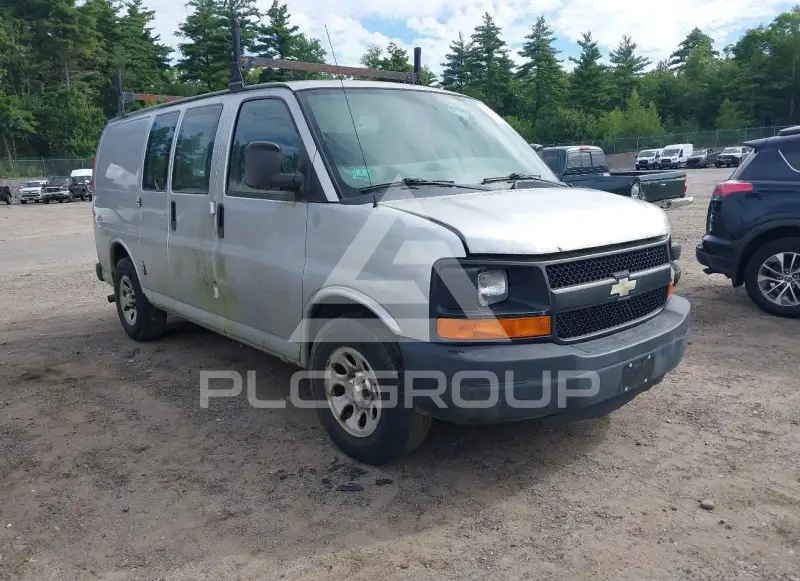 2010 Chevrolet Express photo