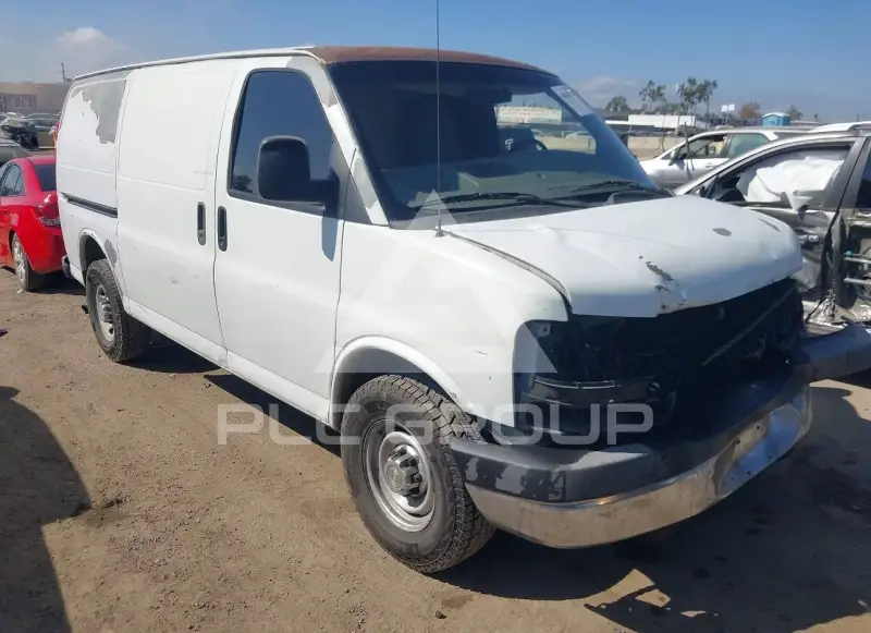 2010 Chevrolet Express photo