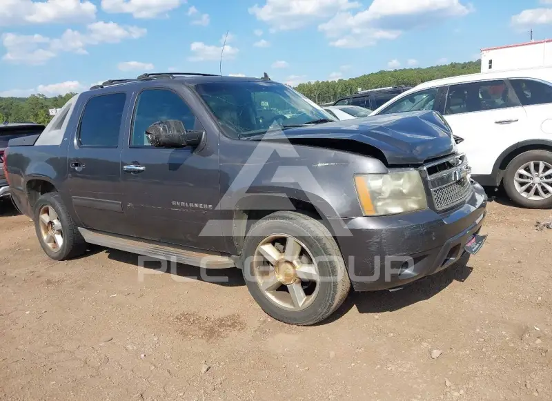 2010 Chevrolet Avalanche photo