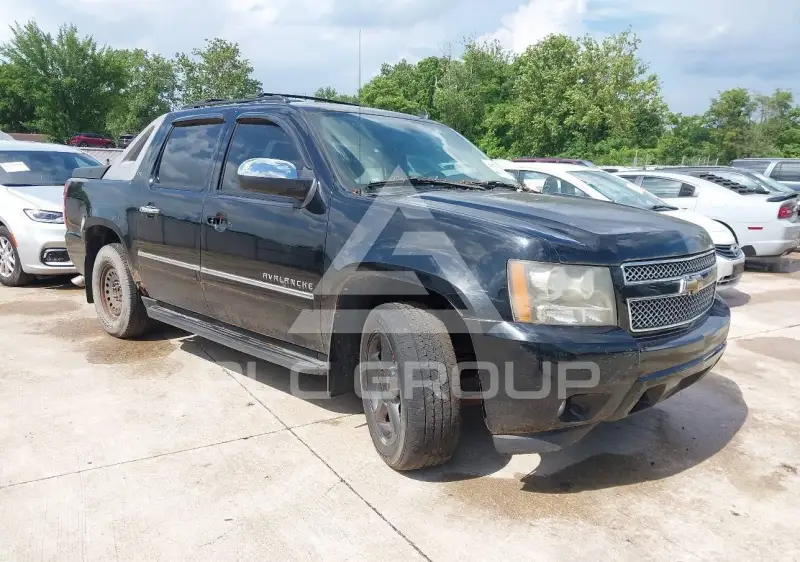 2010 Chevrolet Avalanche photo