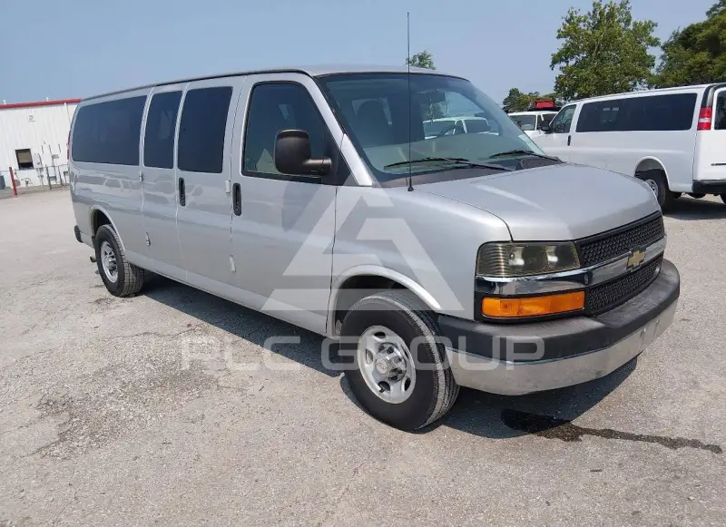 2010 Chevrolet Express фото
