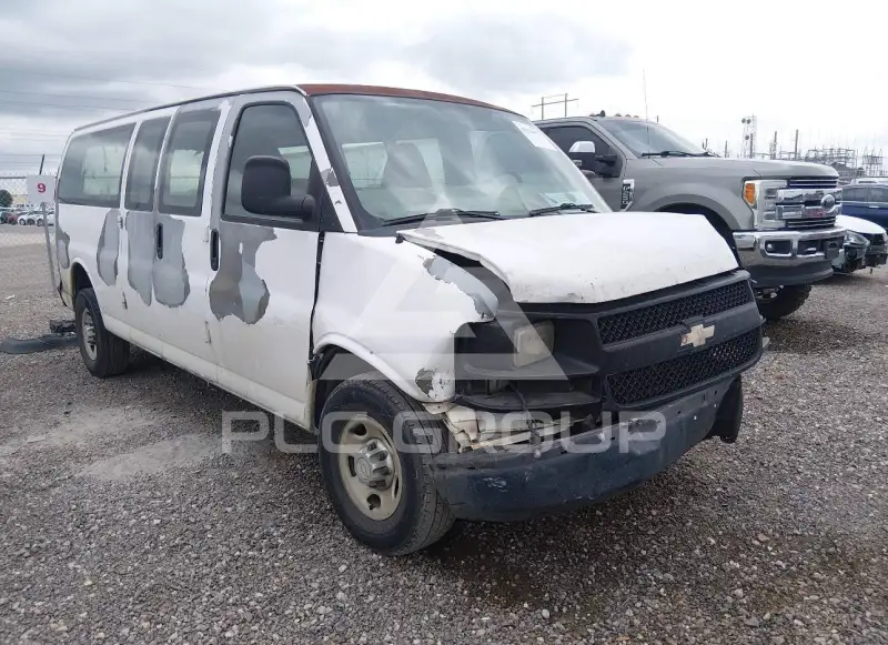 2010 Chevrolet Express фото
