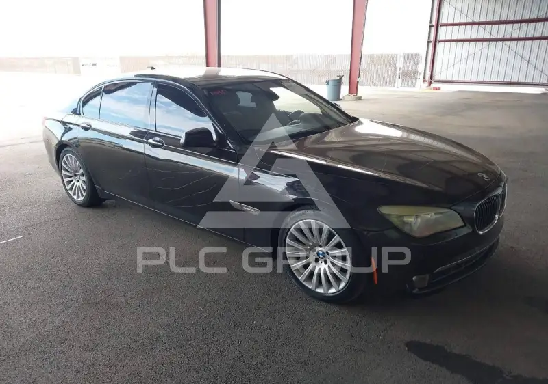2010 BMW 750 фото