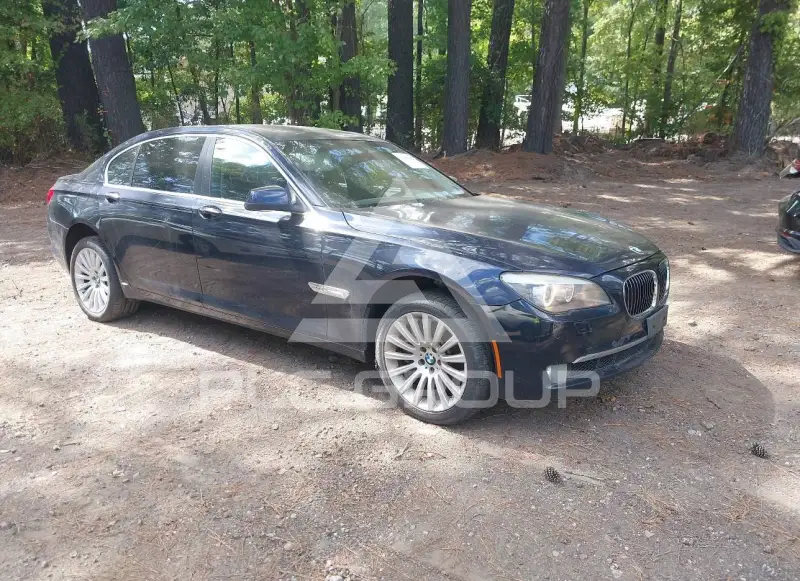 2010 BMW 750 фото