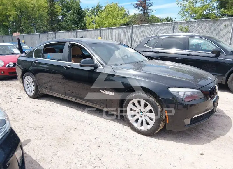 2010 BMW 750 фото