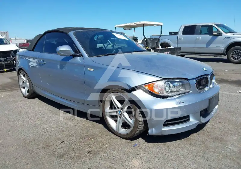 2010 BMW 135 photo