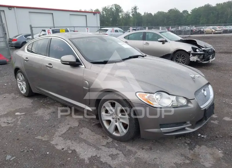 2010 Jaguar XF фото