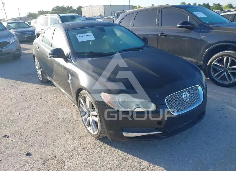 2010 Jaguar XF photo