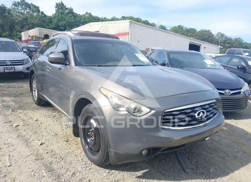 2010 Infinity FX35 photo