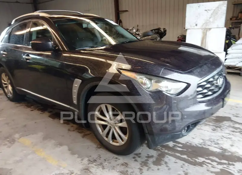 2010 Infinity FX35 фото