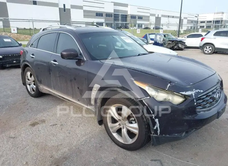 2010 Infinity FX35 photo