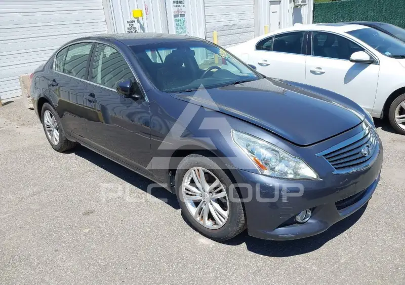 2010 Infinity G37 photo