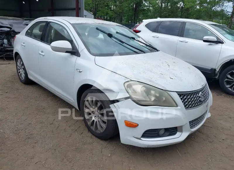 2010 Suzuki KIZASHI фото