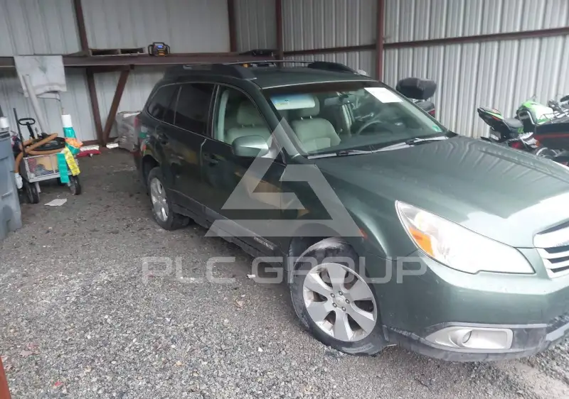 2010 Subaru Outback photo