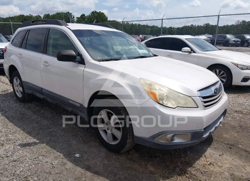 2010 Subaru Outback photo