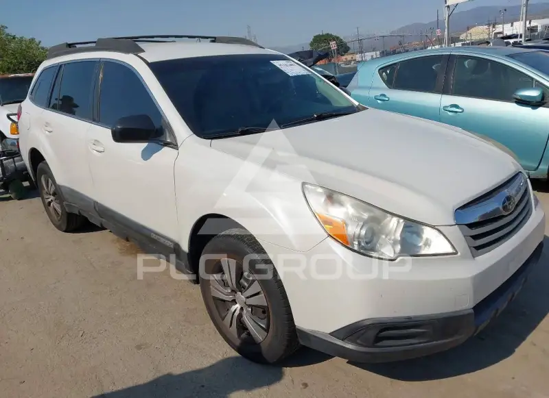2010 Subaru Outback photo
