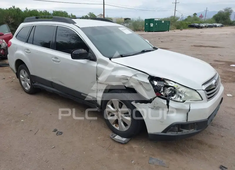 2010 Subaru Outback photo
