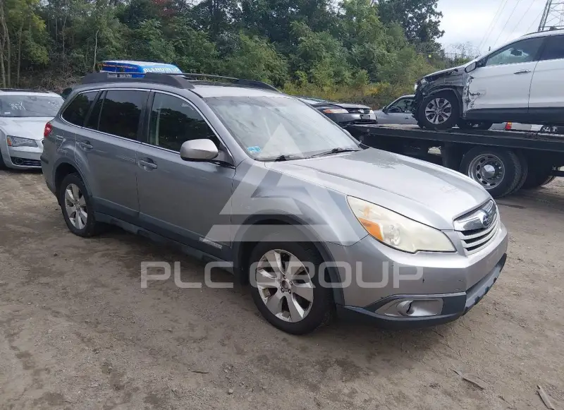 2010 Subaru Outback photo