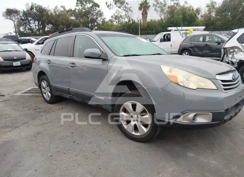2010 Subaru Outback photo