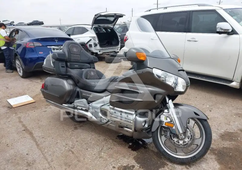 2010 Honda GL1800 фото