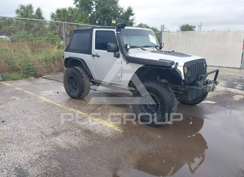 2010 Jeep WRANGLER фото