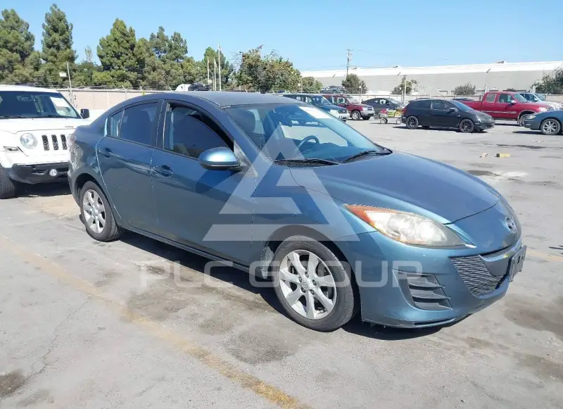 2010 Mazda 3 photo
