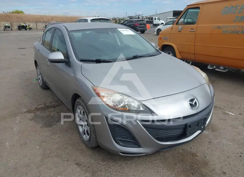 2010 Mazda 3 photo