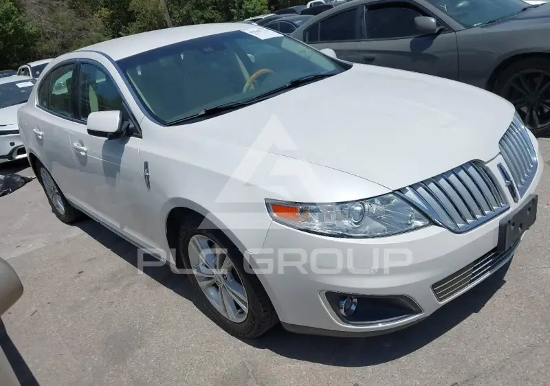 2010 Lincoln MKS photo