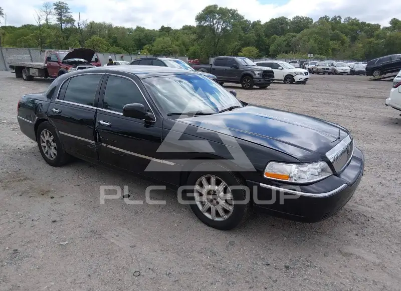 2010 Lincoln Town фото
