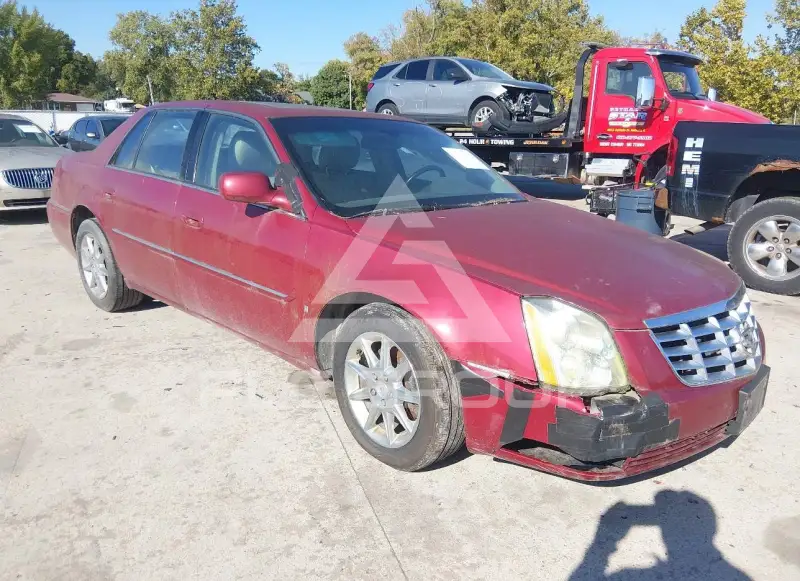 2010 Cadillac DTS photo