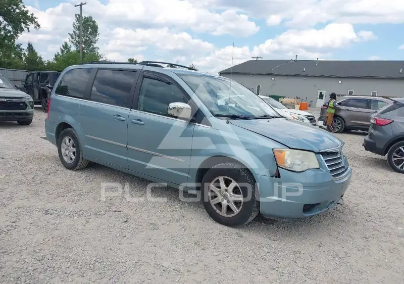 2010 Chrysler TOWN & COUNTRY фото