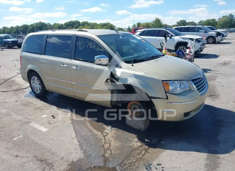2010 Chrysler TOWN & COUNTRY фото