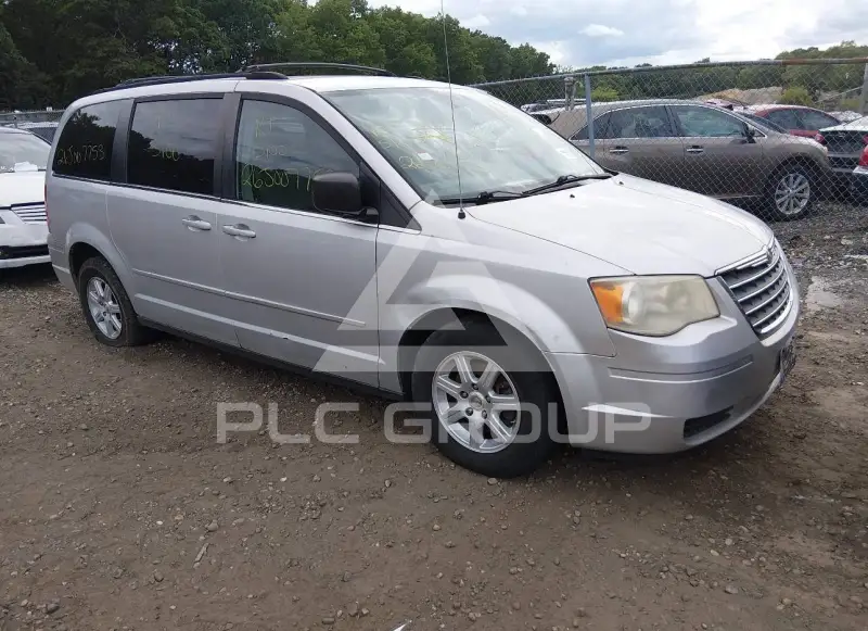 2010 Chrysler TOWN & COUNTRY photo