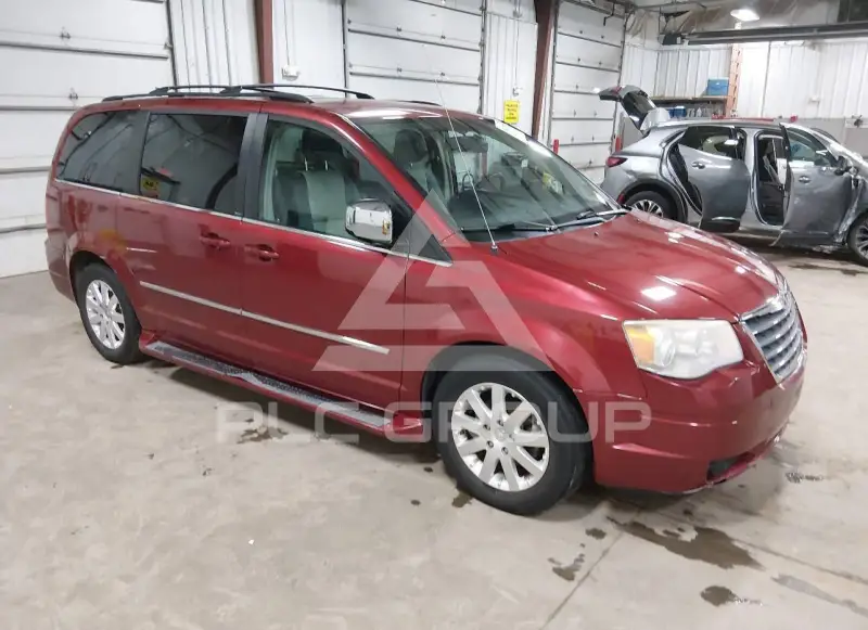 2010 Chrysler TOWN & COUNTRY photo