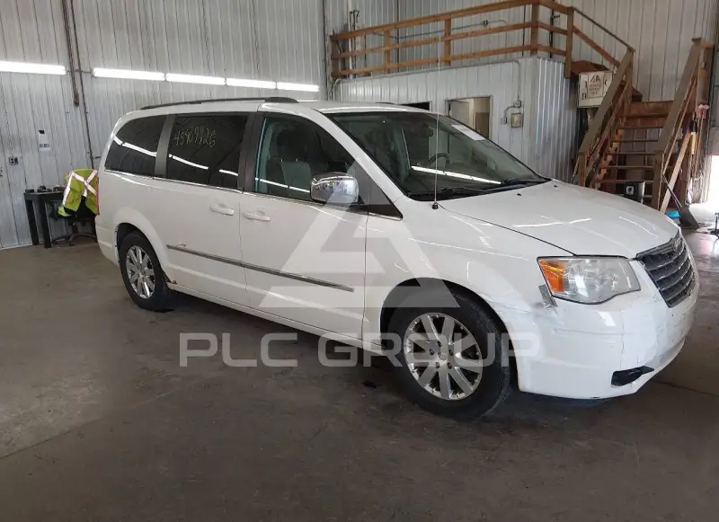 2010 Chrysler TOWN & COUNTRY фото