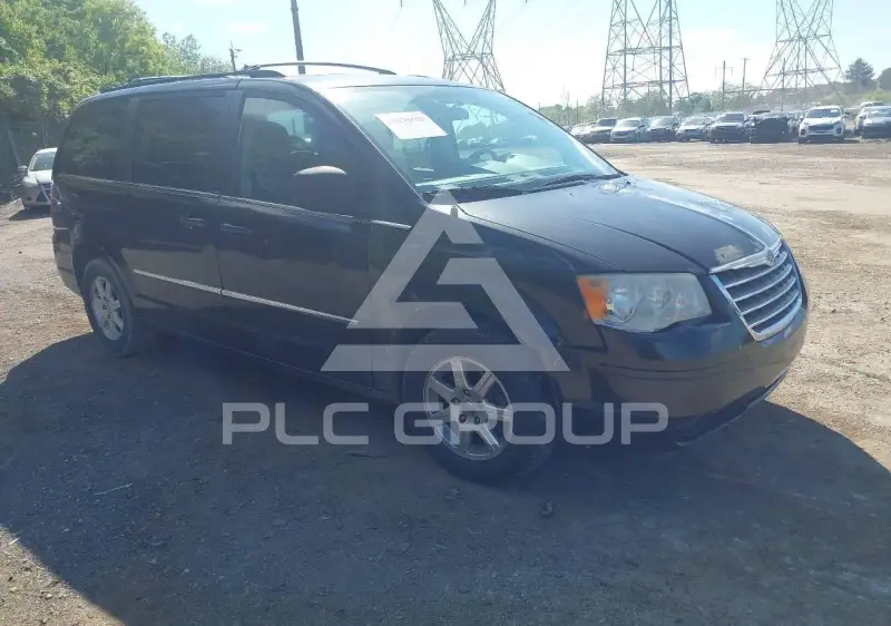2010 Chrysler TOWN & COUNTRY photo