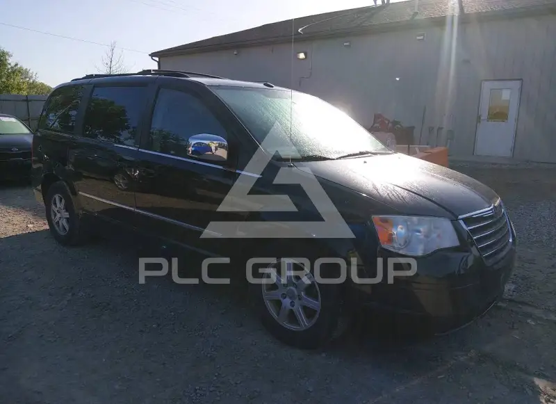 2010 Chrysler TOWN & COUNTRY фото