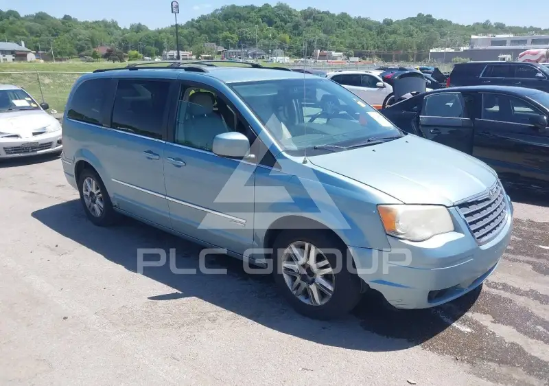 2010 Chrysler TOWN & COUNTRY фото