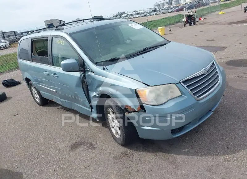 2010 Chrysler TOWN & COUNTRY photo