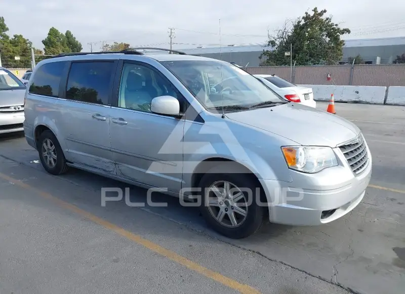 2010 Chrysler TOWN & COUNTRY фото