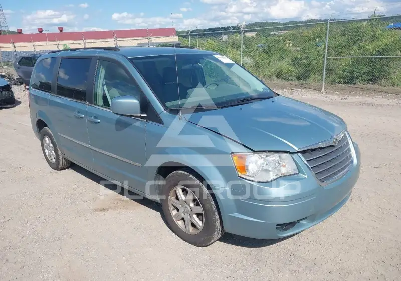 2010 Chrysler TOWN & COUNTRY фото