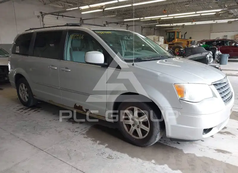 2010 Chrysler TOWN & COUNTRY фото