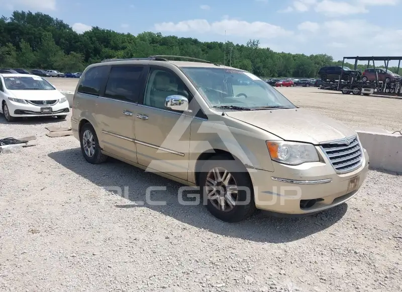 2010 Chrysler TOWN & COUNTRY фото