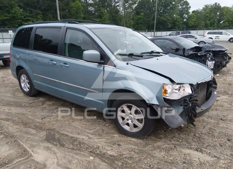 2010 Chrysler TOWN & COUNTRY photo