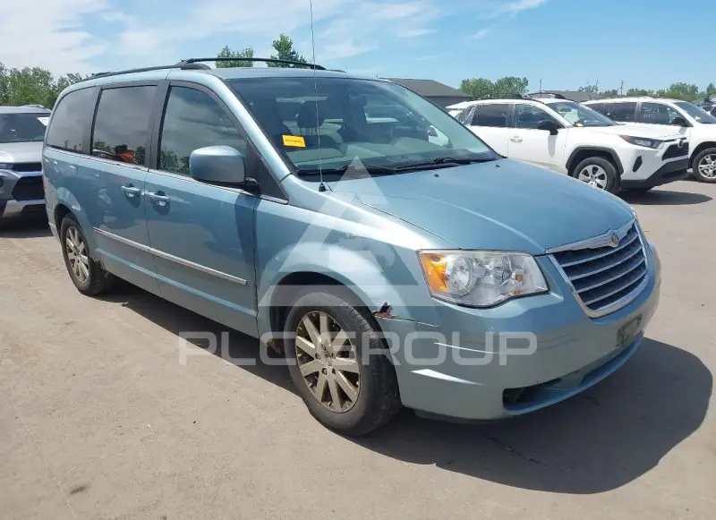 2010 Chrysler TOWN & COUNTRY photo