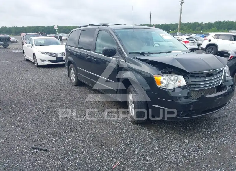 2010 Chrysler TOWN & COUNTRY фото