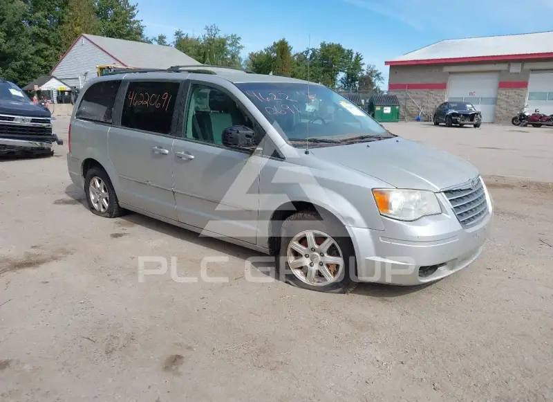 2010 Chrysler TOWN & COUNTRY фото