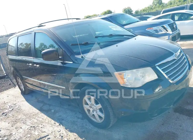 2010 Chrysler TOWN & COUNTRY фото